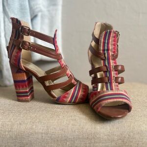 Size 7 colorful Aztec print heel with brown strap and buckle detail